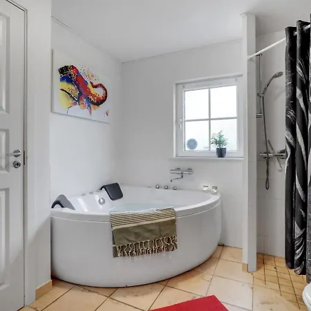 Holiday Rauno - 250m From The Sea In Funen By Interhome 度假居